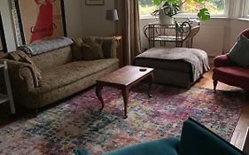 Large Flat With Garden View Near Bath Centre